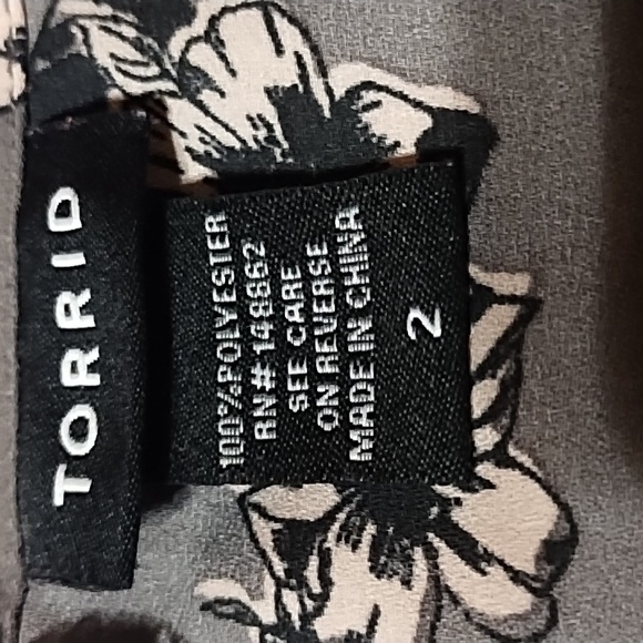 Torrid Women's  Gray Floral Georgette Ladder Back Chiffon … - Picture 4 of 4